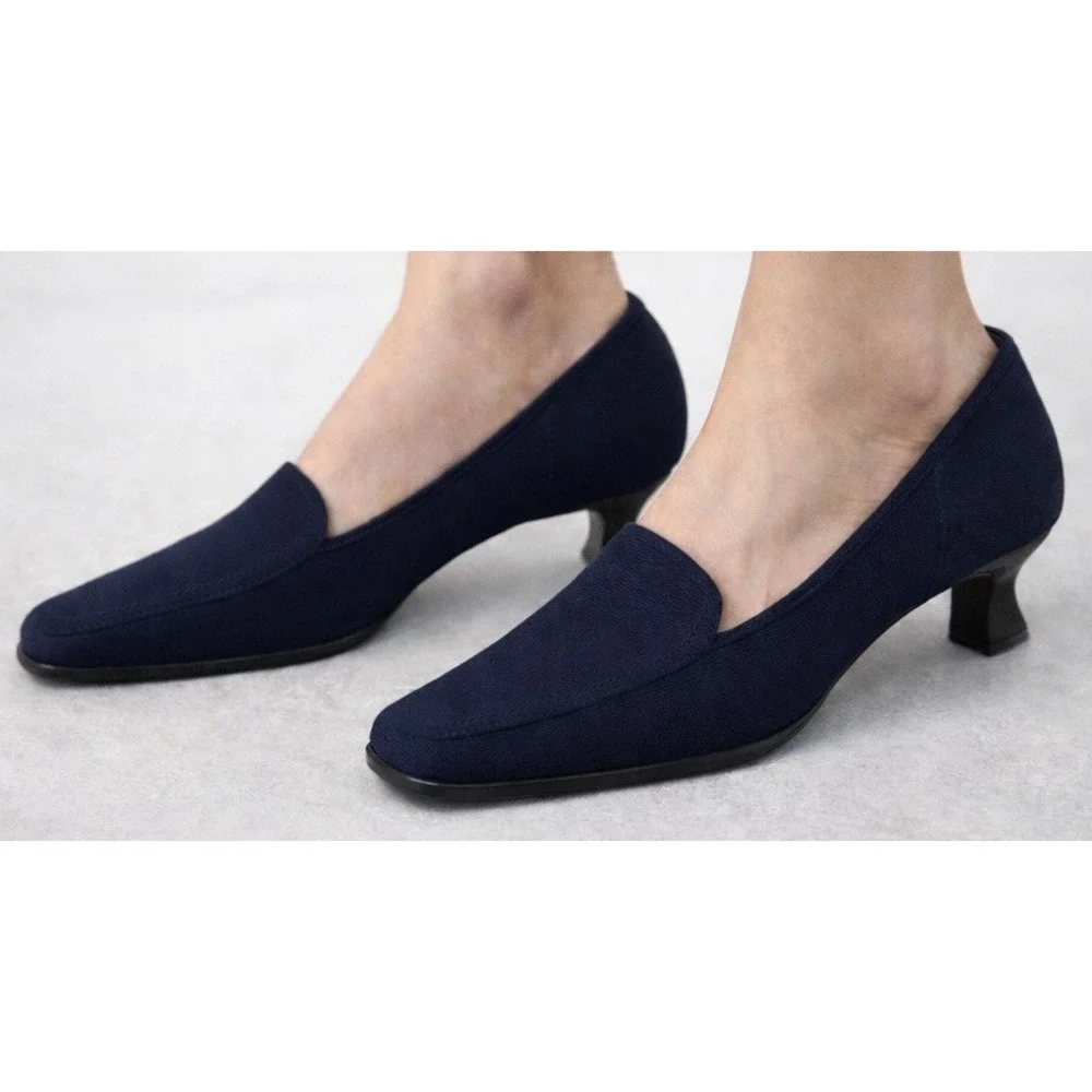 Stuart Weitzman Navy Blue Heels Business Casual Sz 10AA Old Money Quiet Luxury